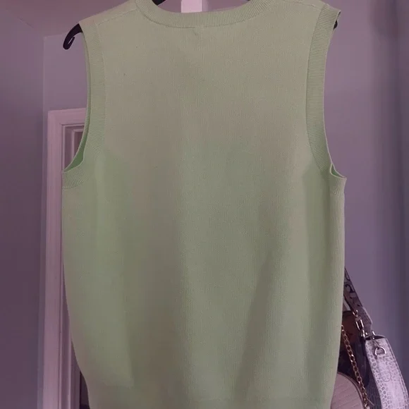 Light Green Sleeveless Sweater - Picture 3 of 3